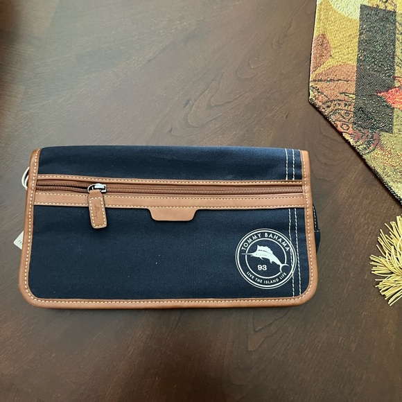 Tommy Bahama toiletry/cosmetic travel bag NWT